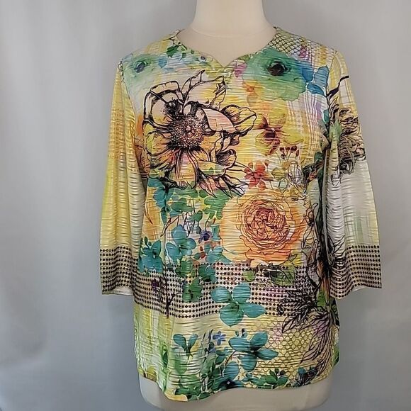 G Collection Embellished Floral Top‎ - Picture 1 of 15